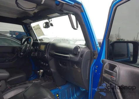 2014 Jeep Wrangler Unlimited Altitude из США, поврежденный, VIN 1C4HJWEG0EL306422